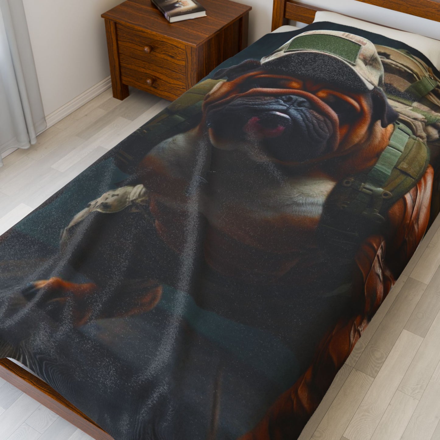 Muscular Bulldog Velveteen Plush Blanket - Cozy Dog-Themed Home Décor